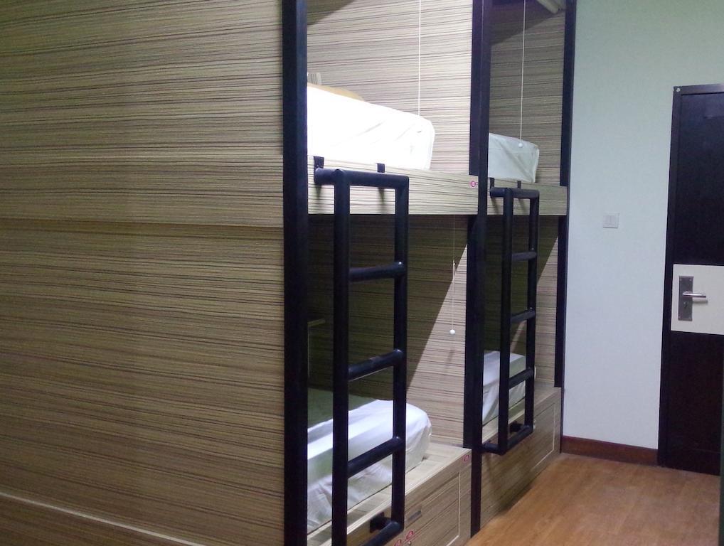 Cx Hostel Kuta Raya Oda fotoğraf