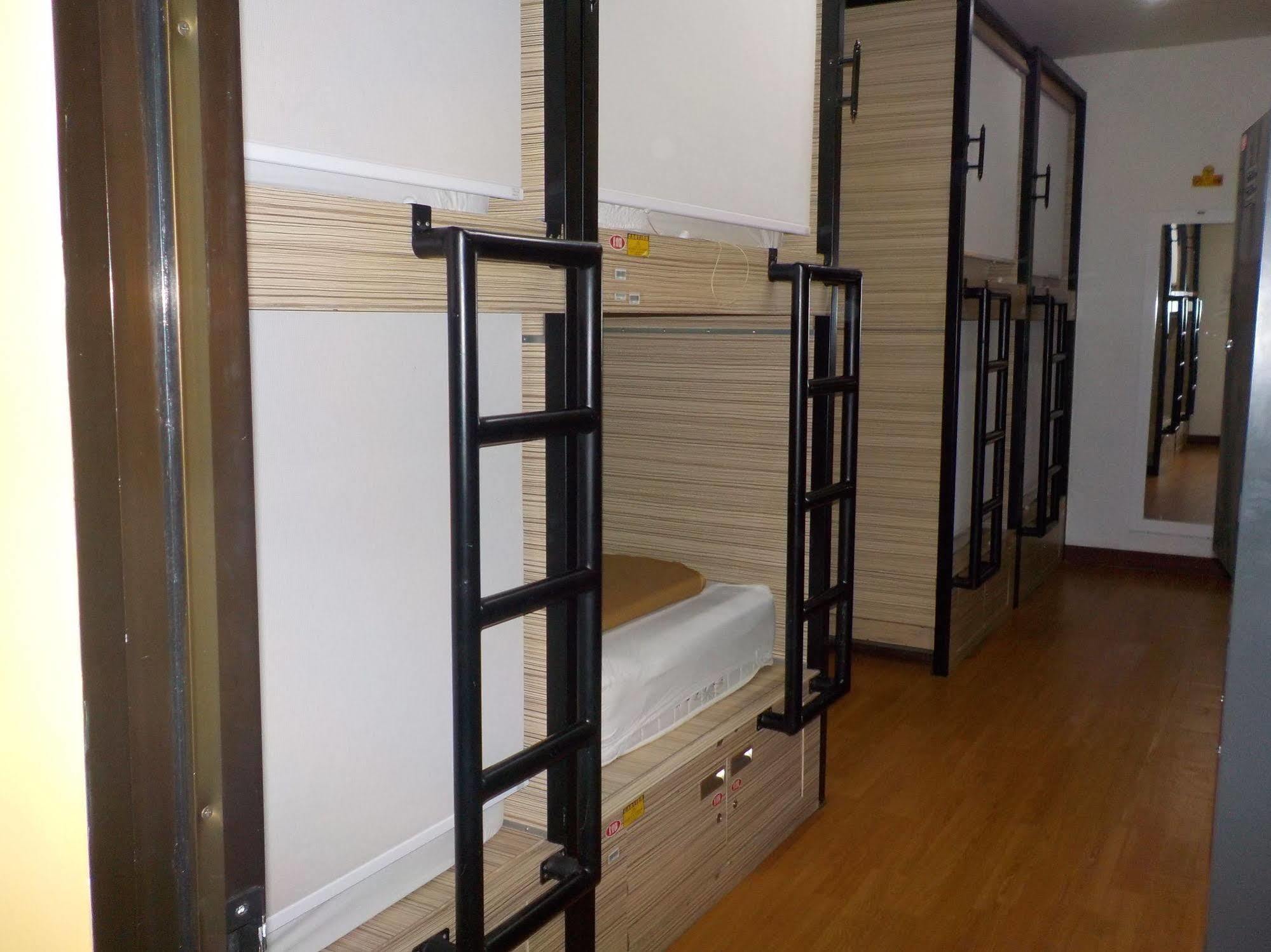 Cx Hostel Kuta Raya Dış mekan fotoğraf