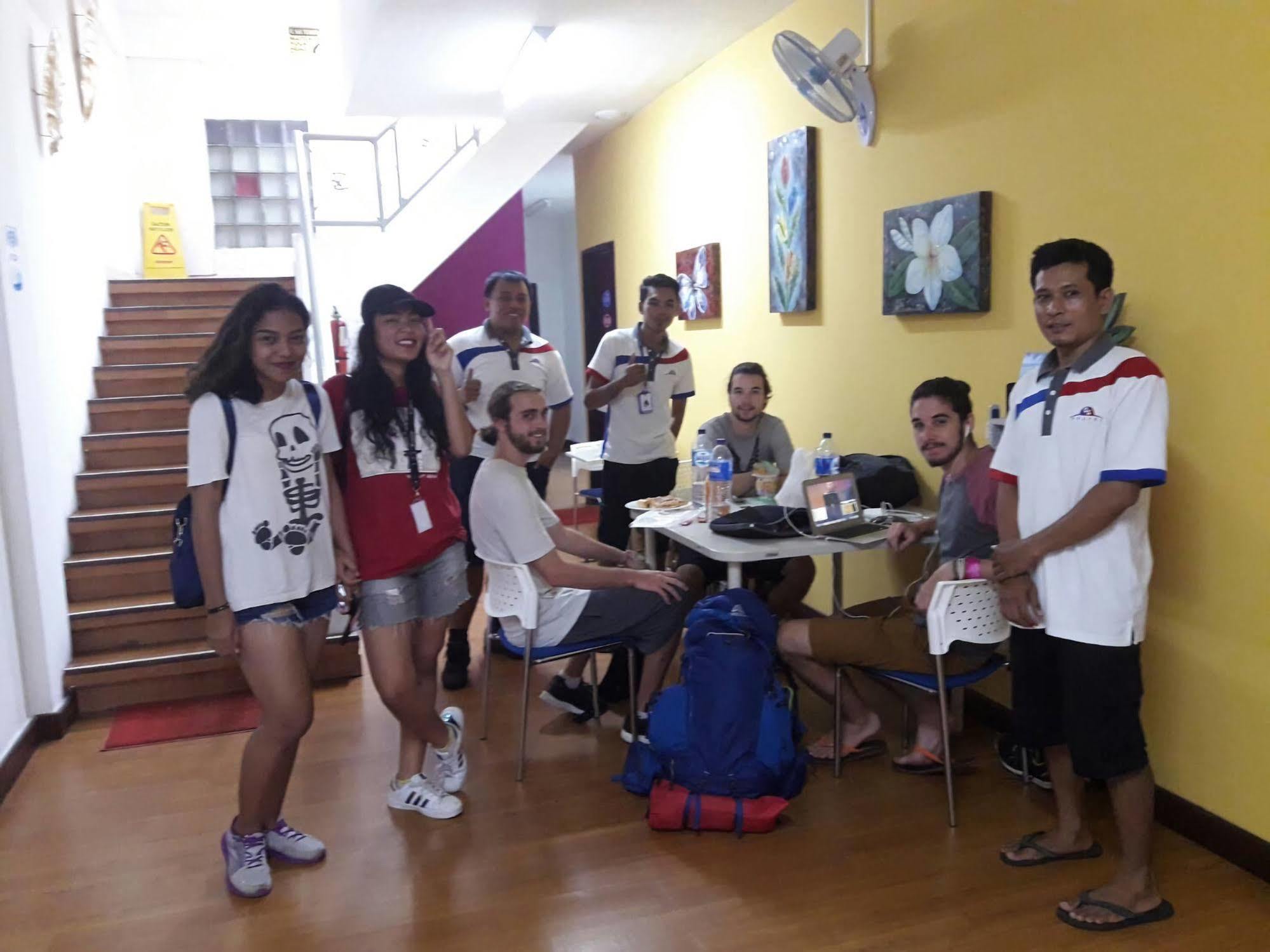 Cx Hostel Kuta Raya Dış mekan fotoğraf