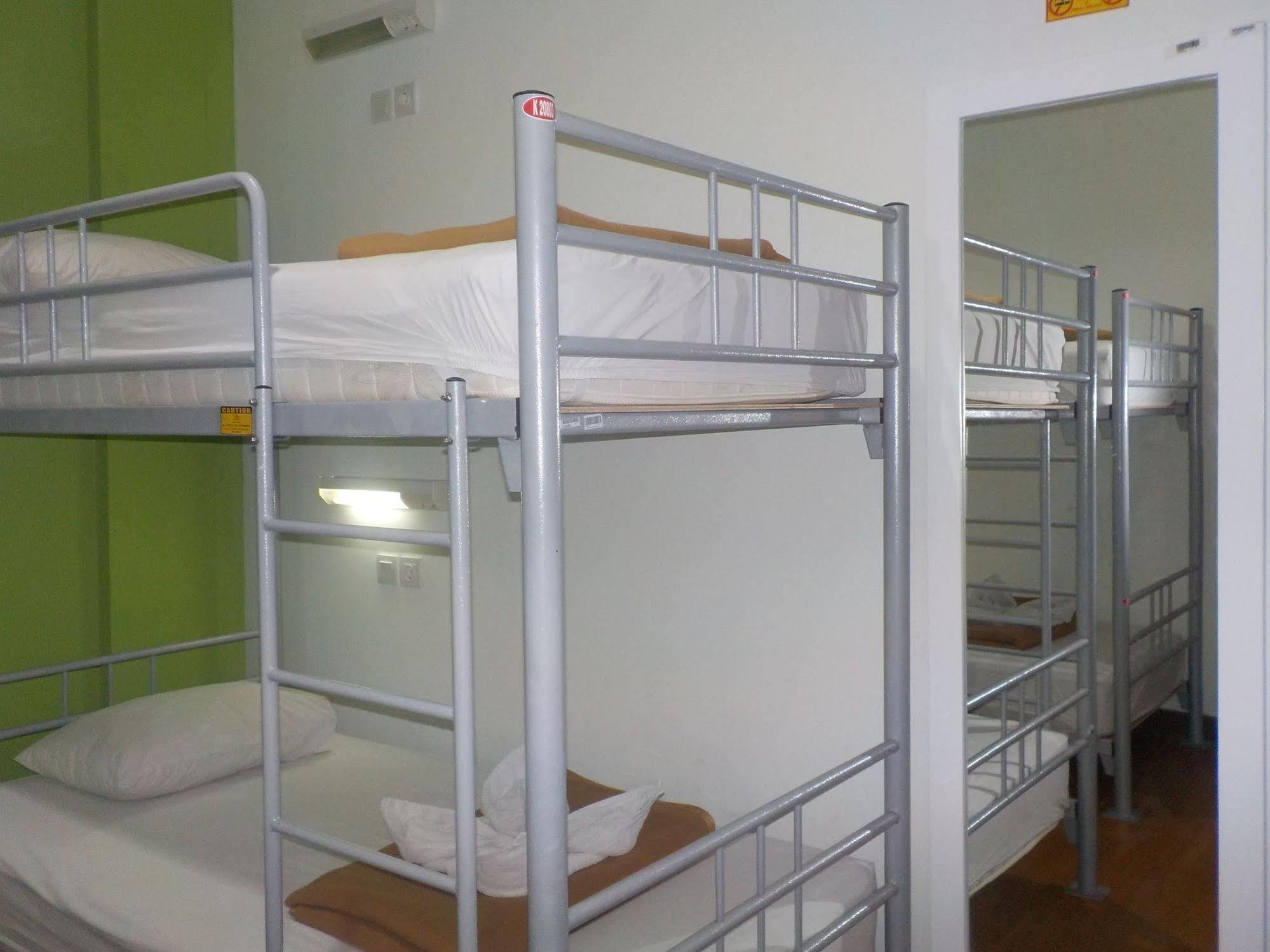 Cx Hostel Kuta Raya Dış mekan fotoğraf