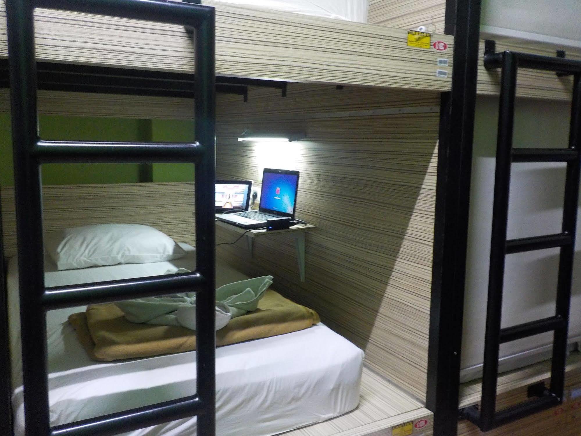Cx Hostel Kuta Raya Dış mekan fotoğraf
