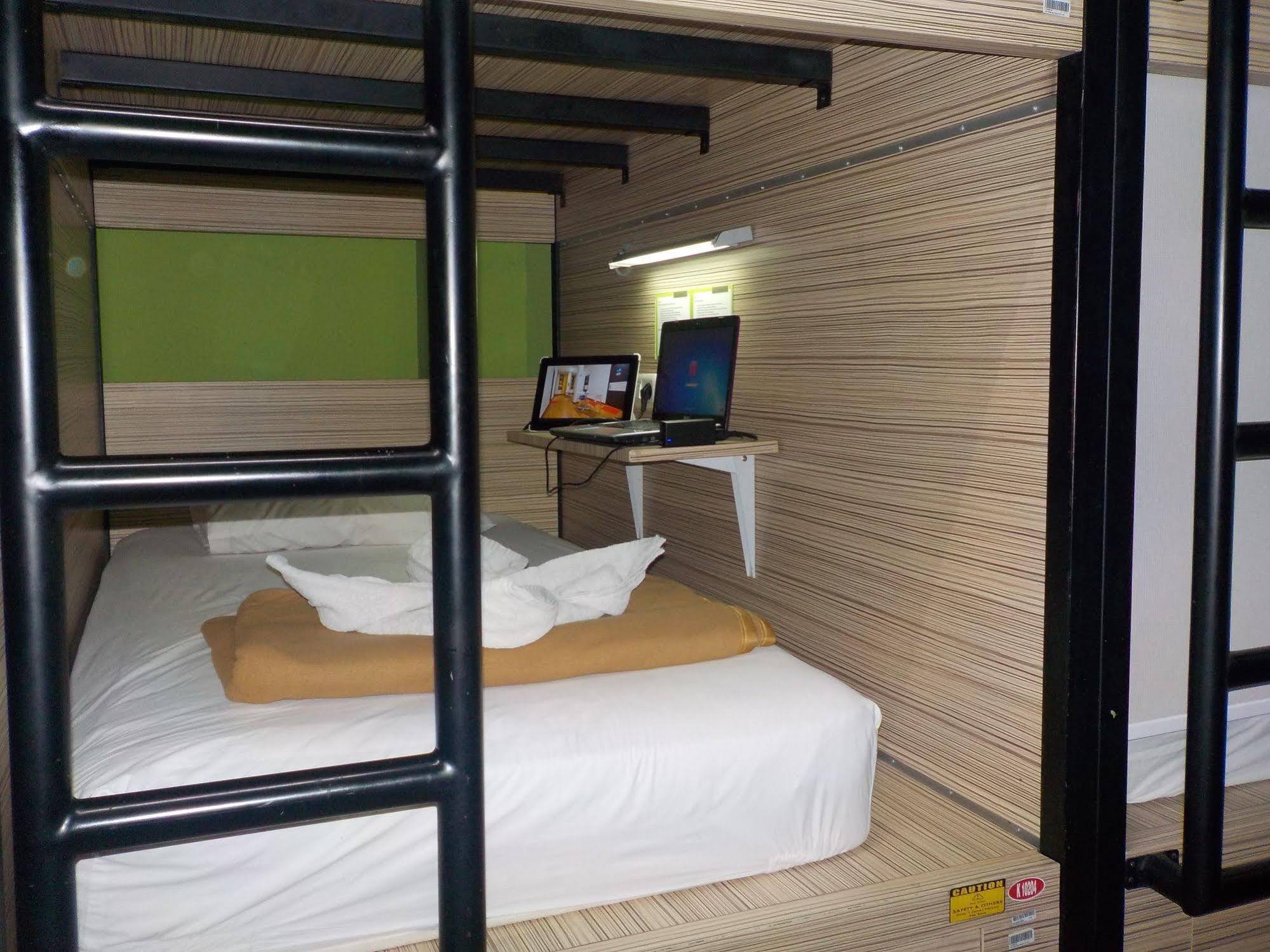 Cx Hostel Kuta Raya Dış mekan fotoğraf