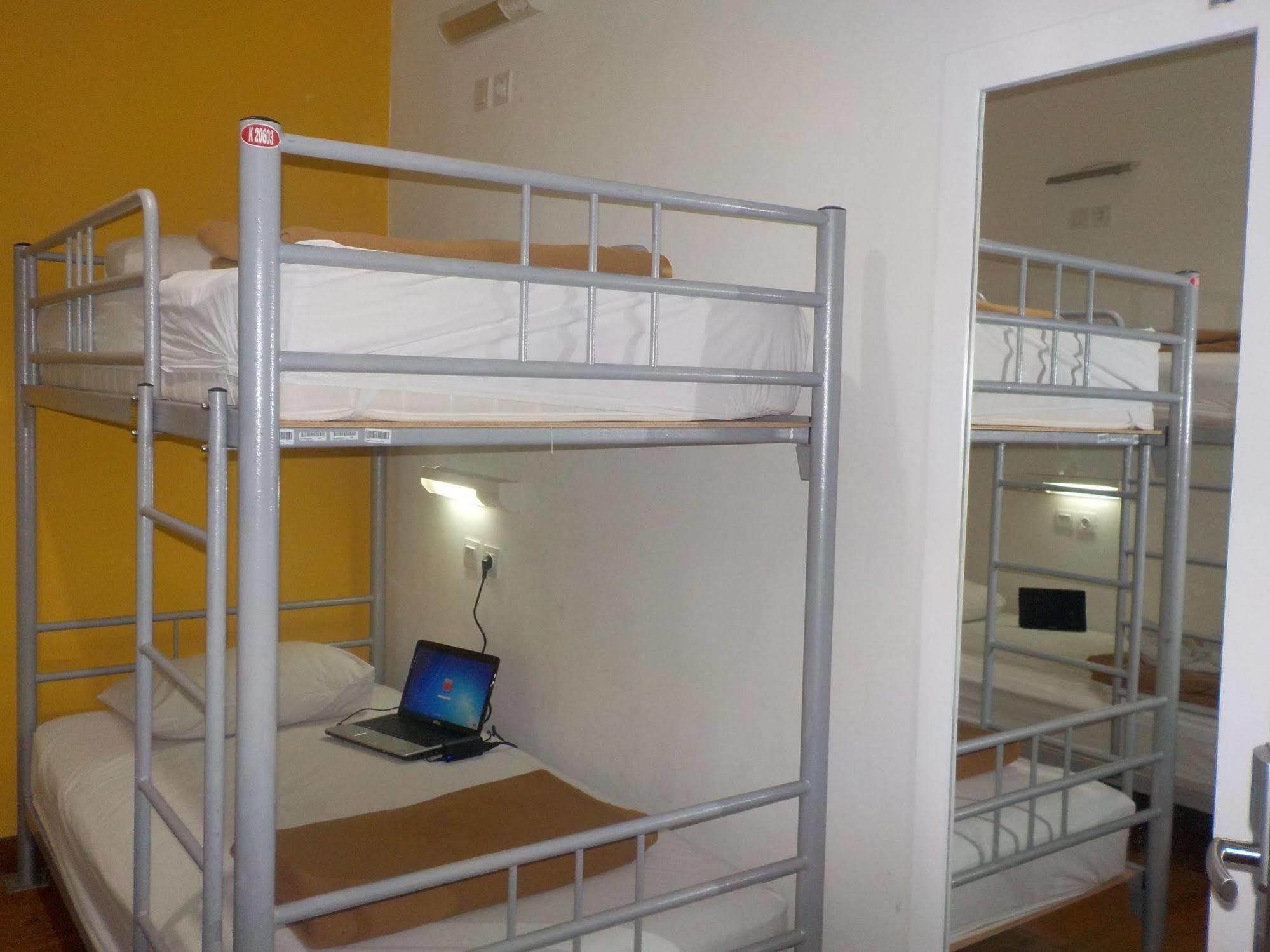 Cx Hostel Kuta Raya Dış mekan fotoğraf